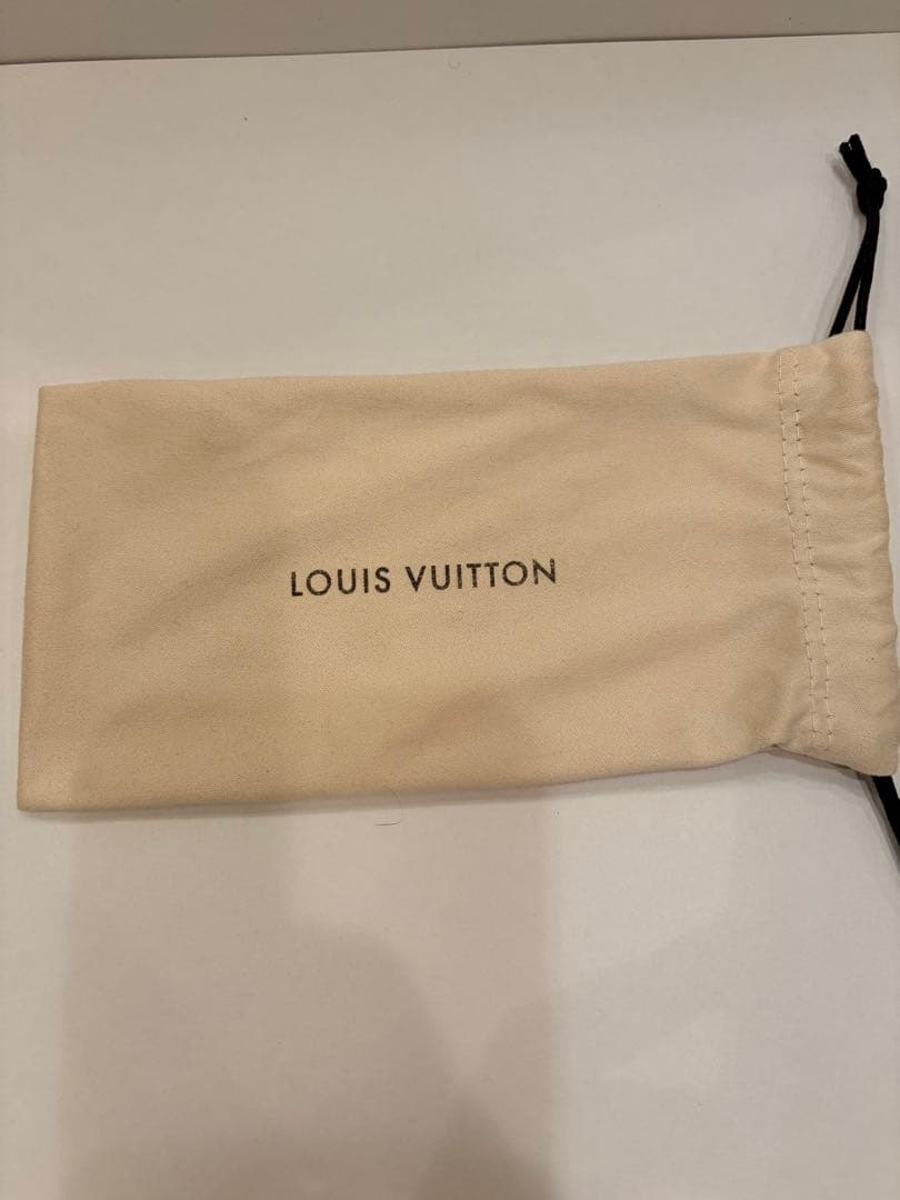 LOUIS VUITTON サングラス キャットアイ Z0051U