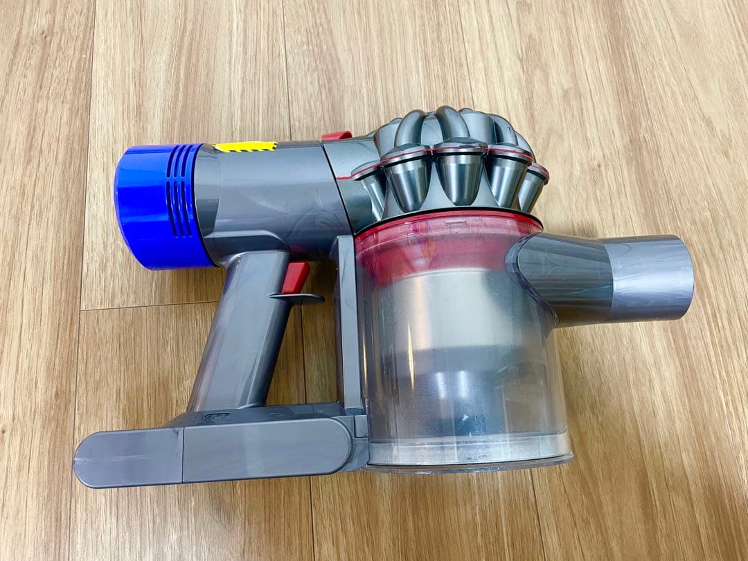 [中古] Dyson V8 Absolute 掃除機と付属パーツ