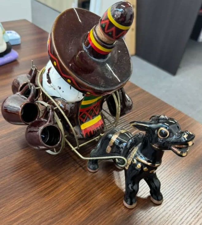 ビンテージ　テキーラ陶器ボトル　カップ型ショット6個付き 値引き可能