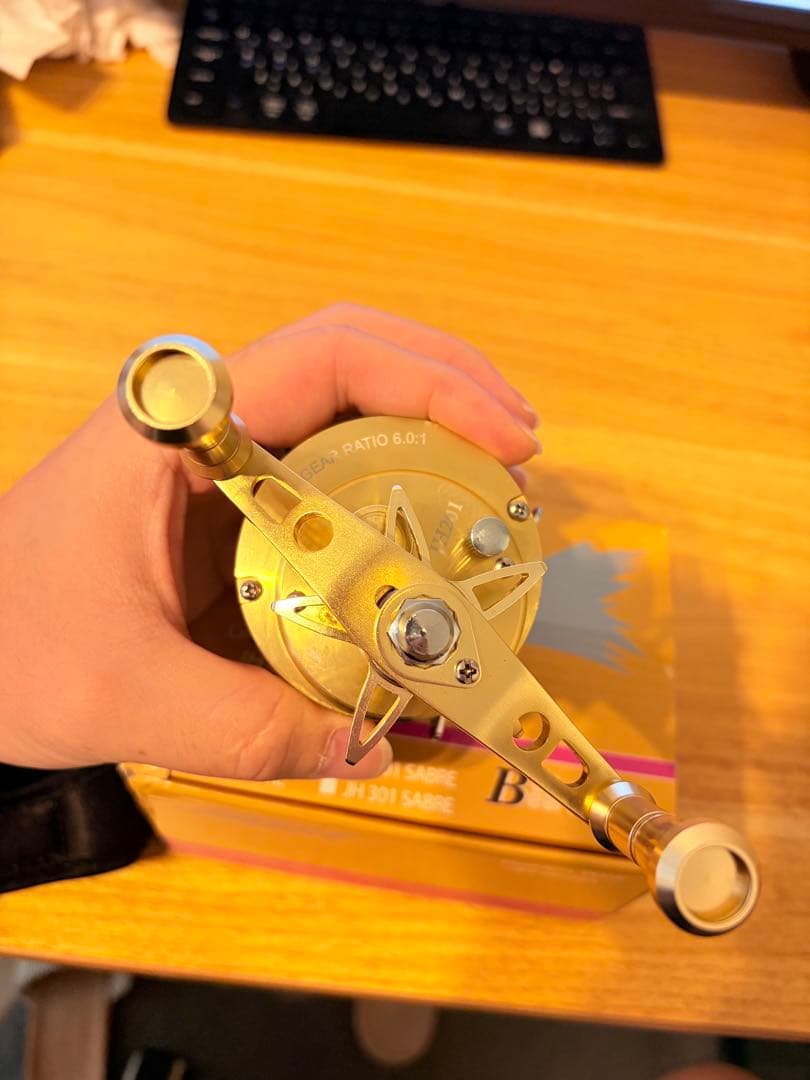 A*a様 【大口径メタルボディ】金属丸型リール200番　ベイトリール