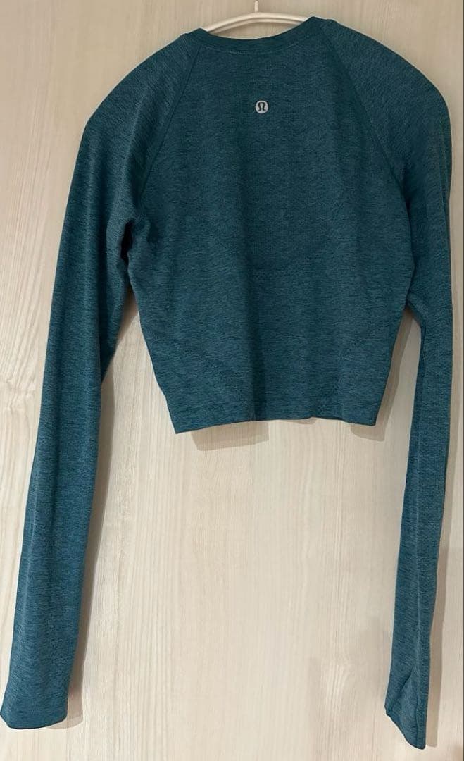 Lululemon Swiftly Tech クロップ長袖シャツ 2.0