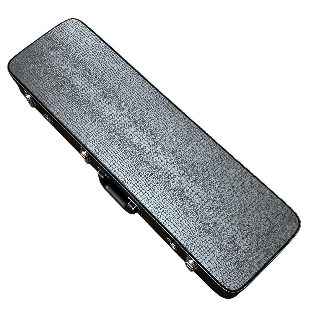 【美品】沖縄三線 三味線 人工革　合皮 ヘビ柄　ハードケース付 民族楽器 弦楽器