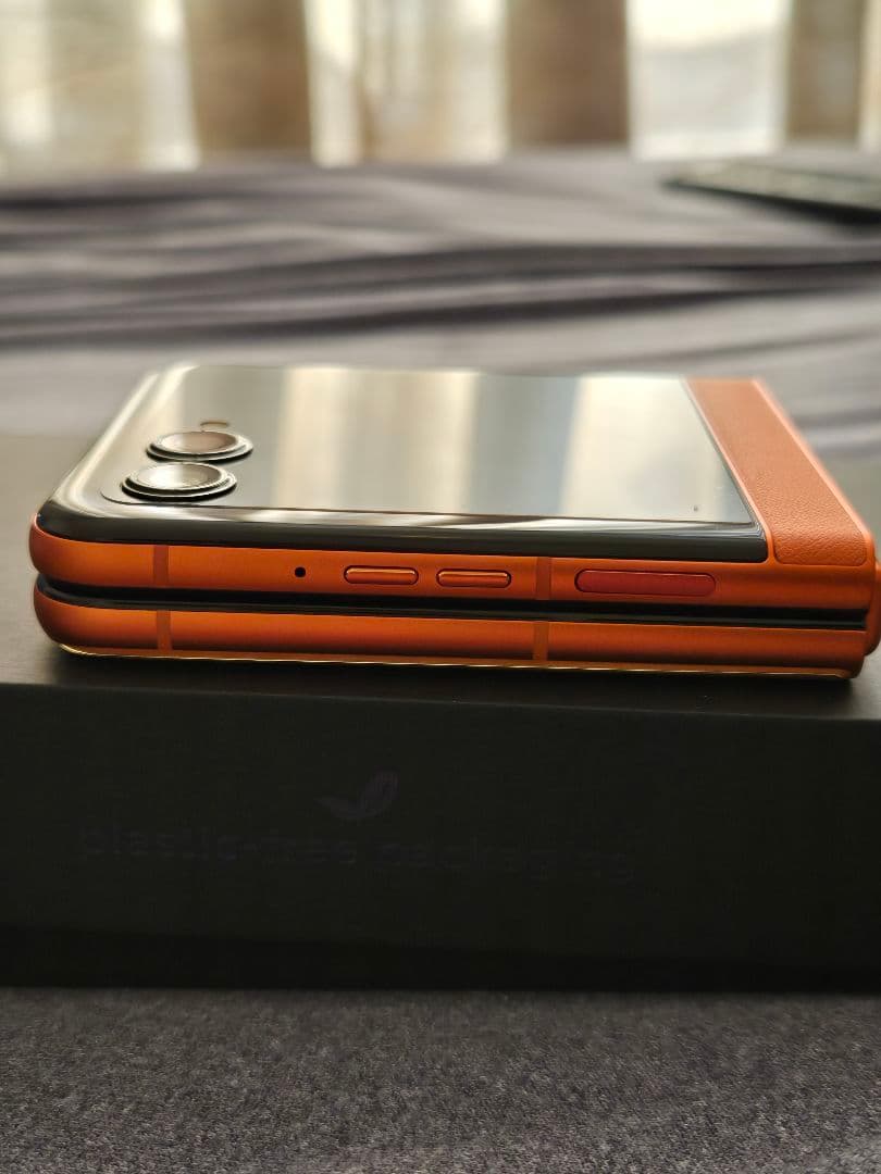 【期間限定】ソフトバンク Motorola razr50s