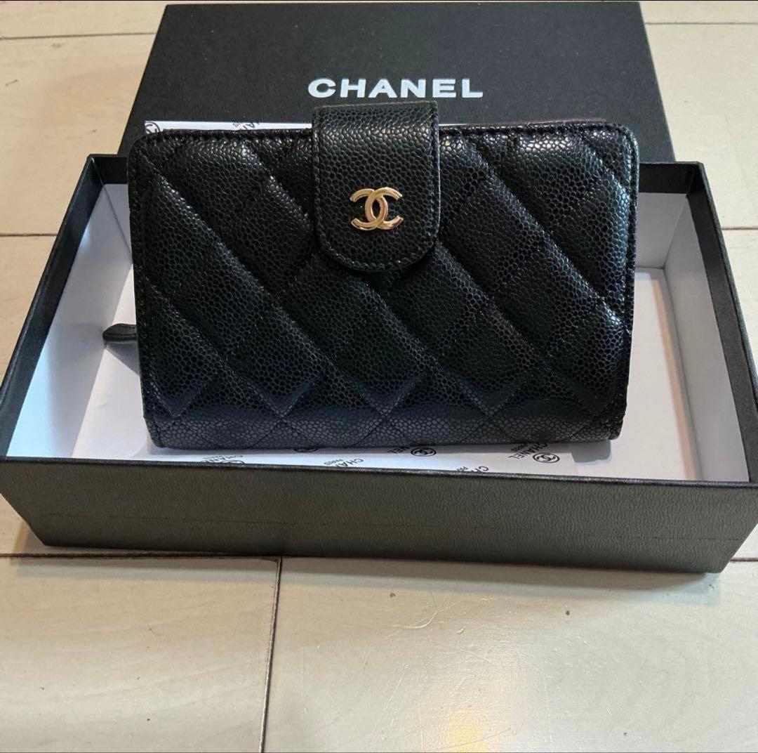 CHANEL 本革ノベルティブラック 二つ折り財布