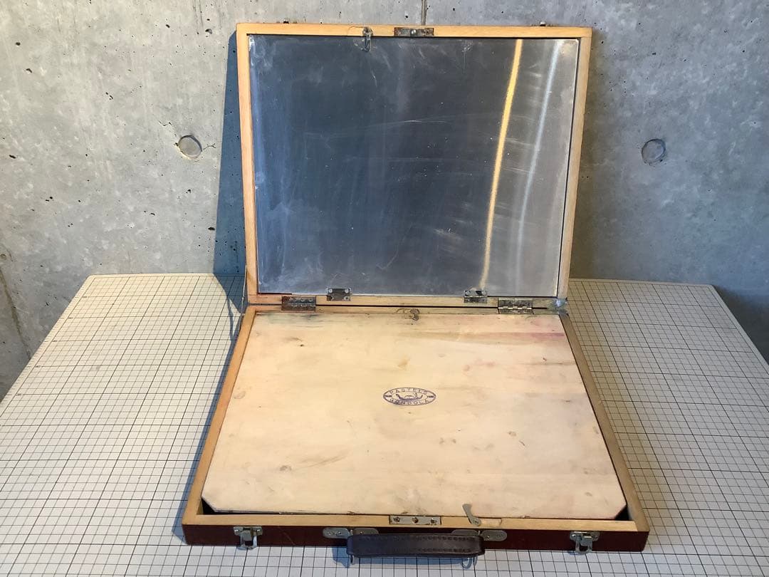 ソフトパステル中古(ゴンドラ242色セット スケッチ箱入)