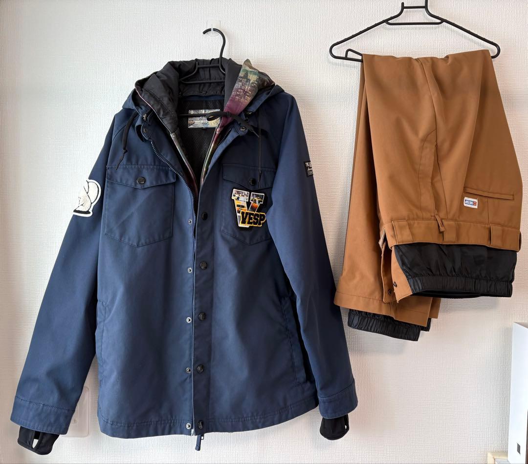 う*ば様 【限定価格】美品　VESP スノボウェア　上下セット　メンズMサイズ