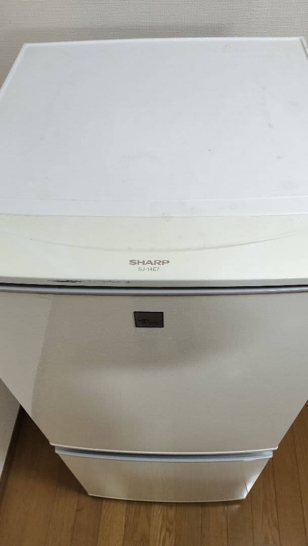 137L冷凍冷蔵庫(SHARP 冷蔵庫 SJ-14E7 シルバー 2011年製)