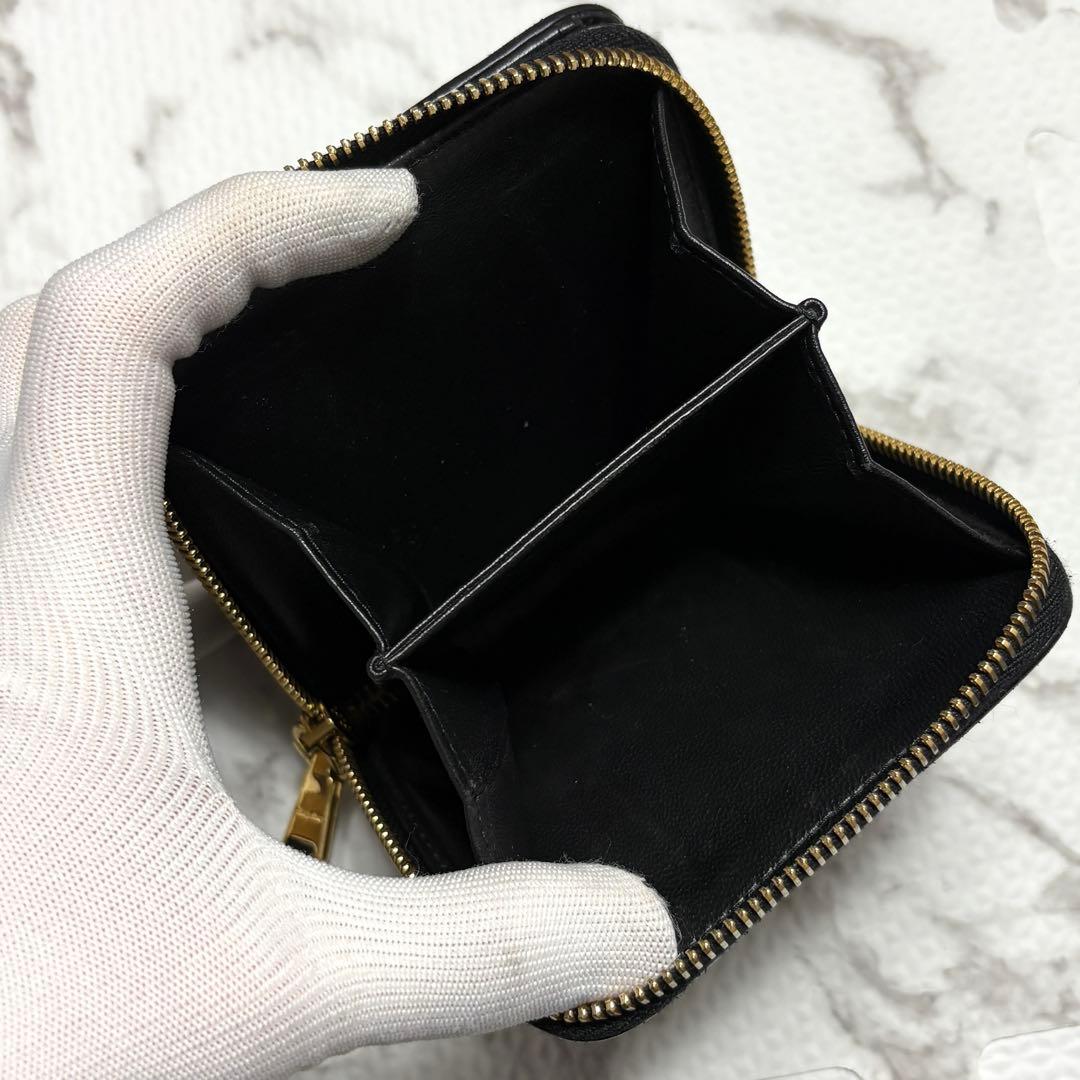 【美品】ミュウミュウ マテラッセ 二つ折り財布 ブラック ゴールド金具 レザー