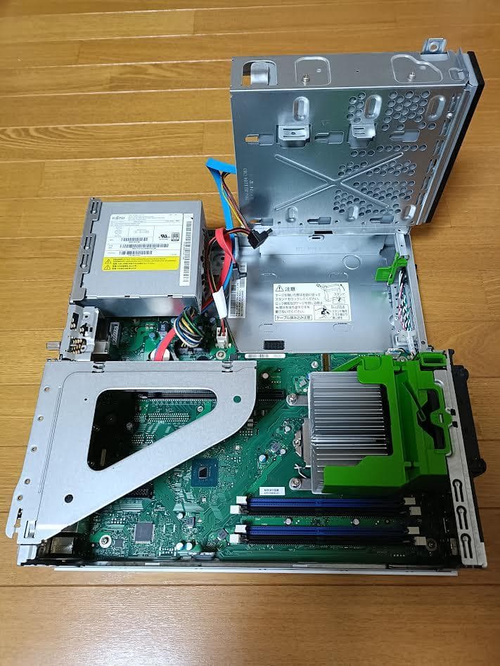 【ジャンク】ESPRIMO D588/Core i5第8世代 メモリ/HDDなし