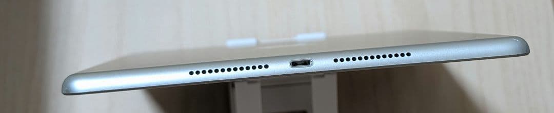 iPad第7世代 32GB シルバーSIM対応モデル
