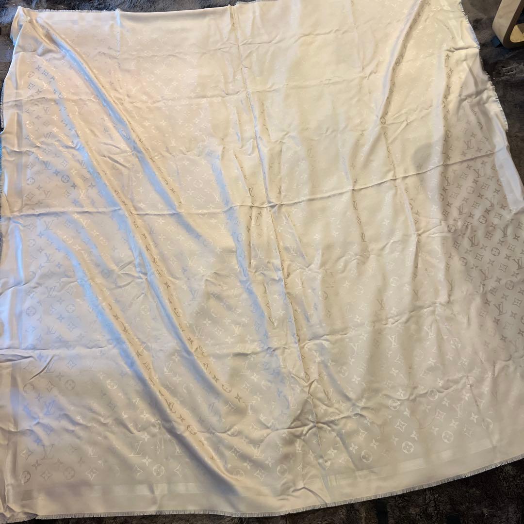 Louis Vuitton シルクストール ベージュ