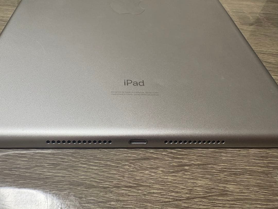 Apple iPad第7世代 32GB WiFiモデル タブレット 初期化済
