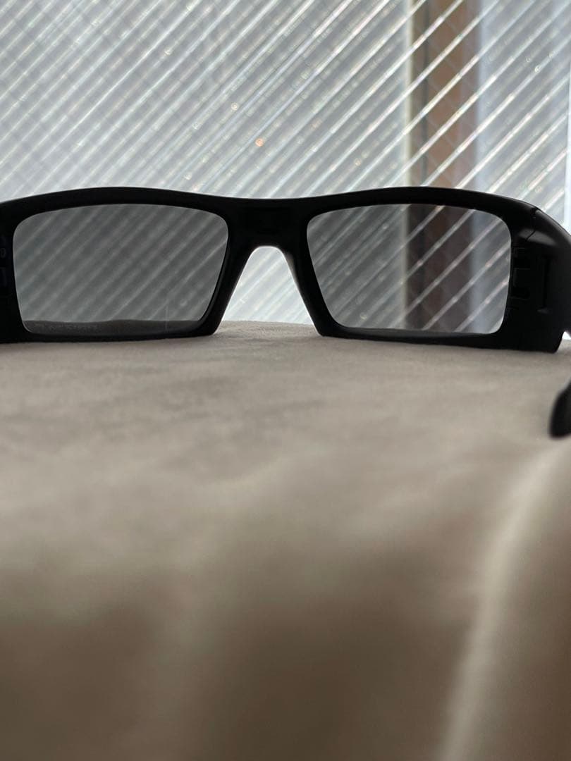 右車 Oakley スポーツサングラス ブラック 偏光レンズ