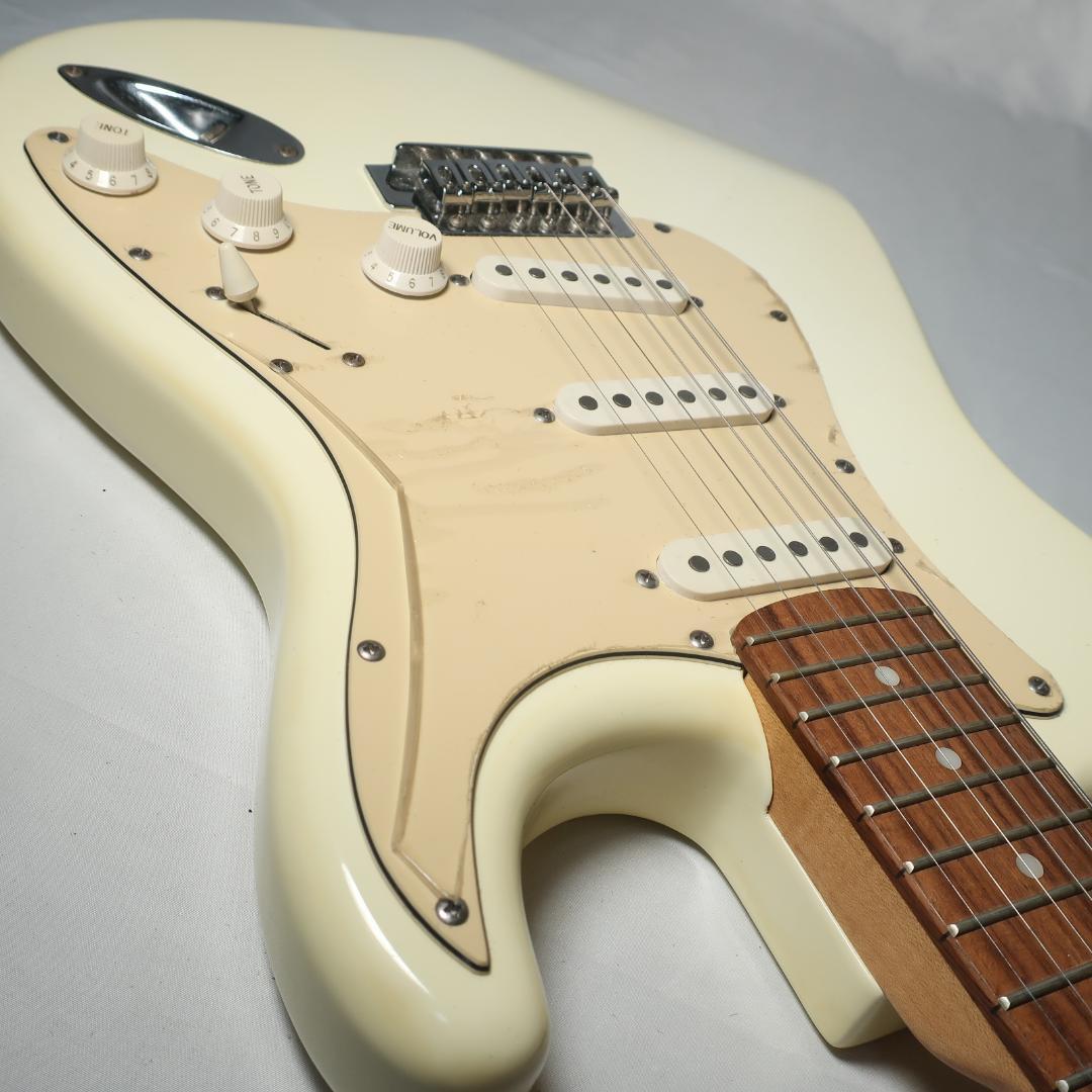 美品 BUSKER'S ストラトキャスタータイプ エレキギター ケース付