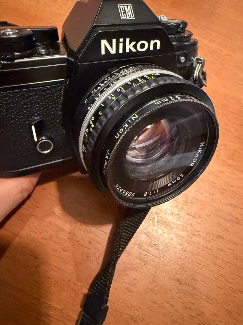 Nikon EM 本体+50mm f1.8 レンズ+L1Bcフィルター&取説付き