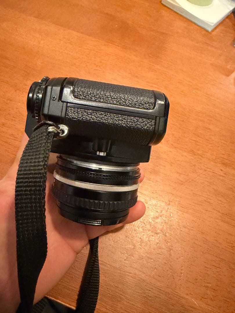 Nikon EM 本体+50mm f1.8 レンズ+L1Bcフィルター&取説付き
