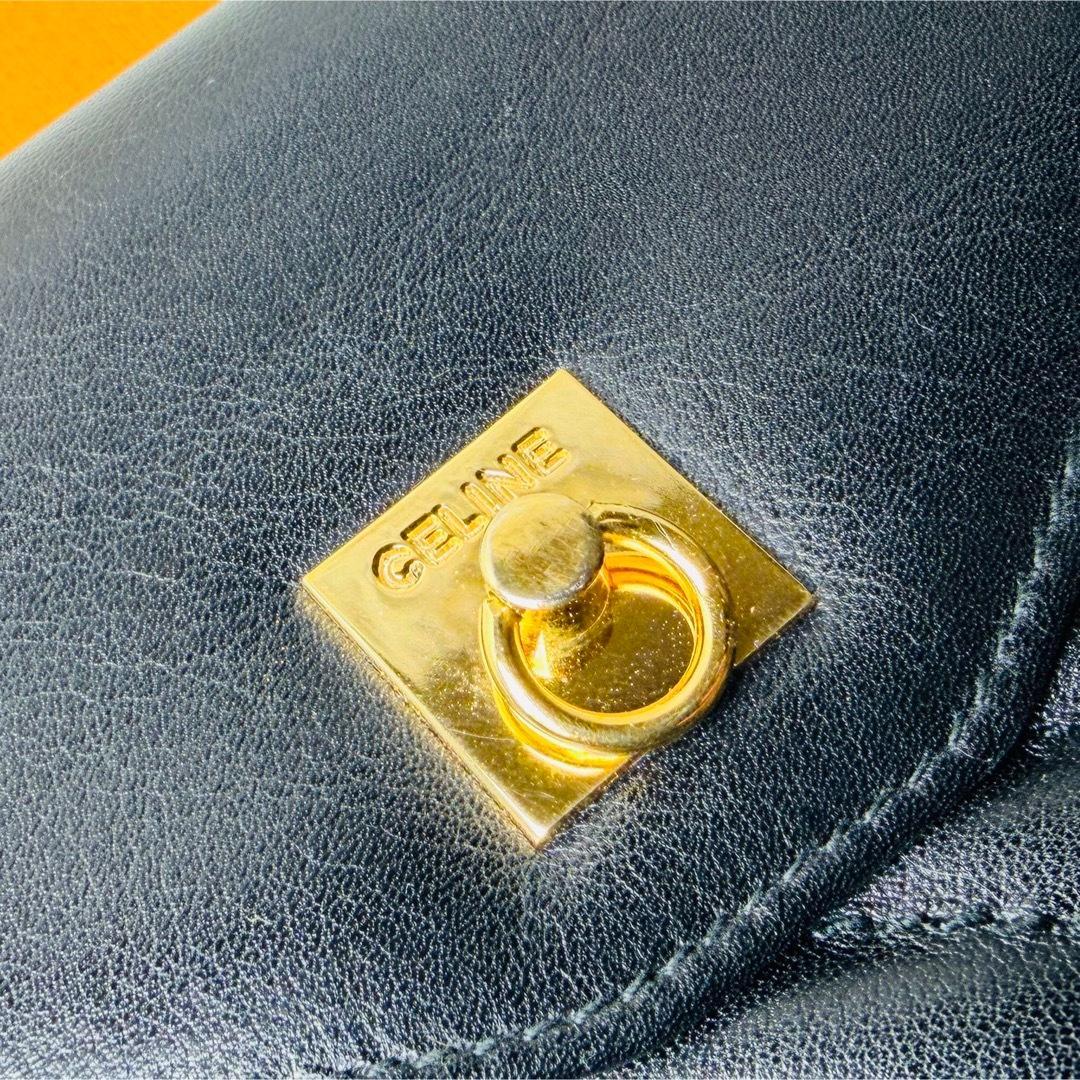 【最終セール！】セリーヌ ガンチーニ ロゴ金具 レザー 二つ折り財布 ブラック