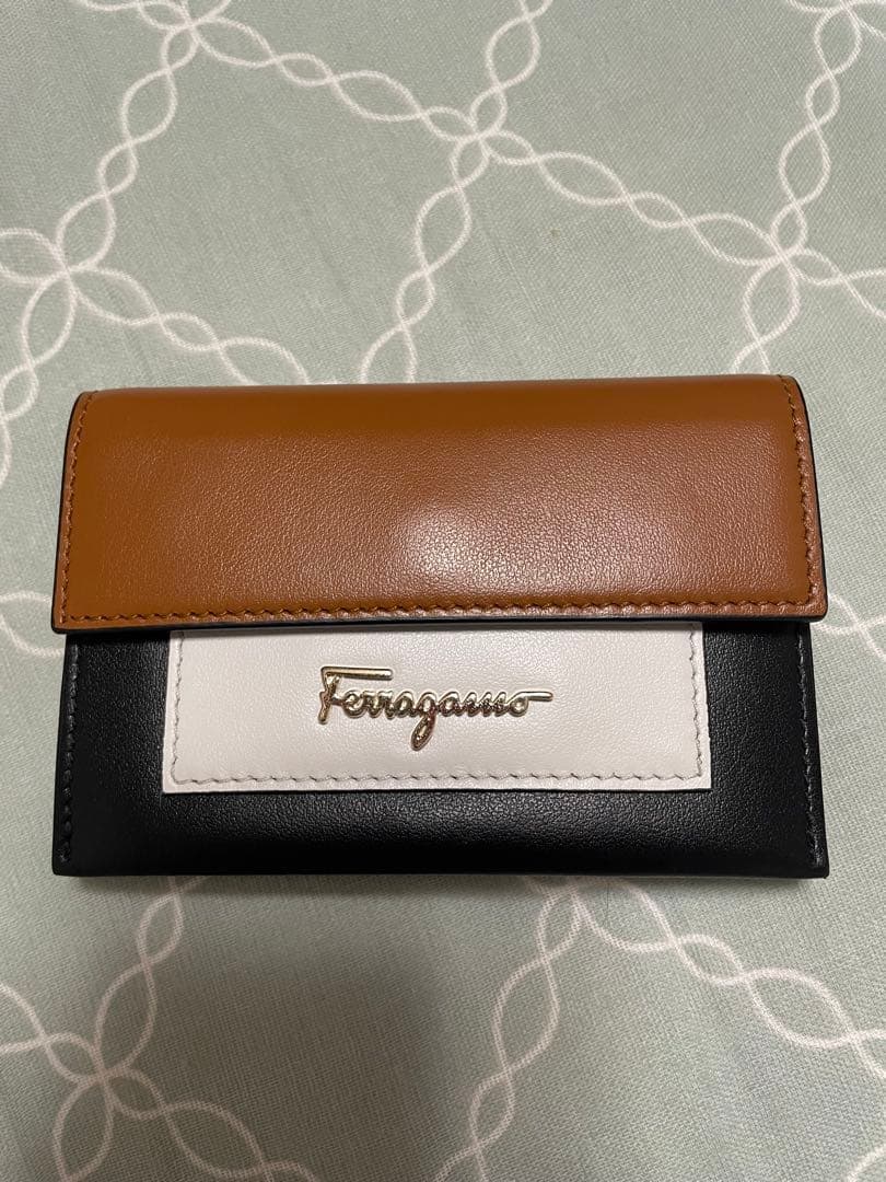 フェラガモ　Ferragamo 名刺入れ　カードケース