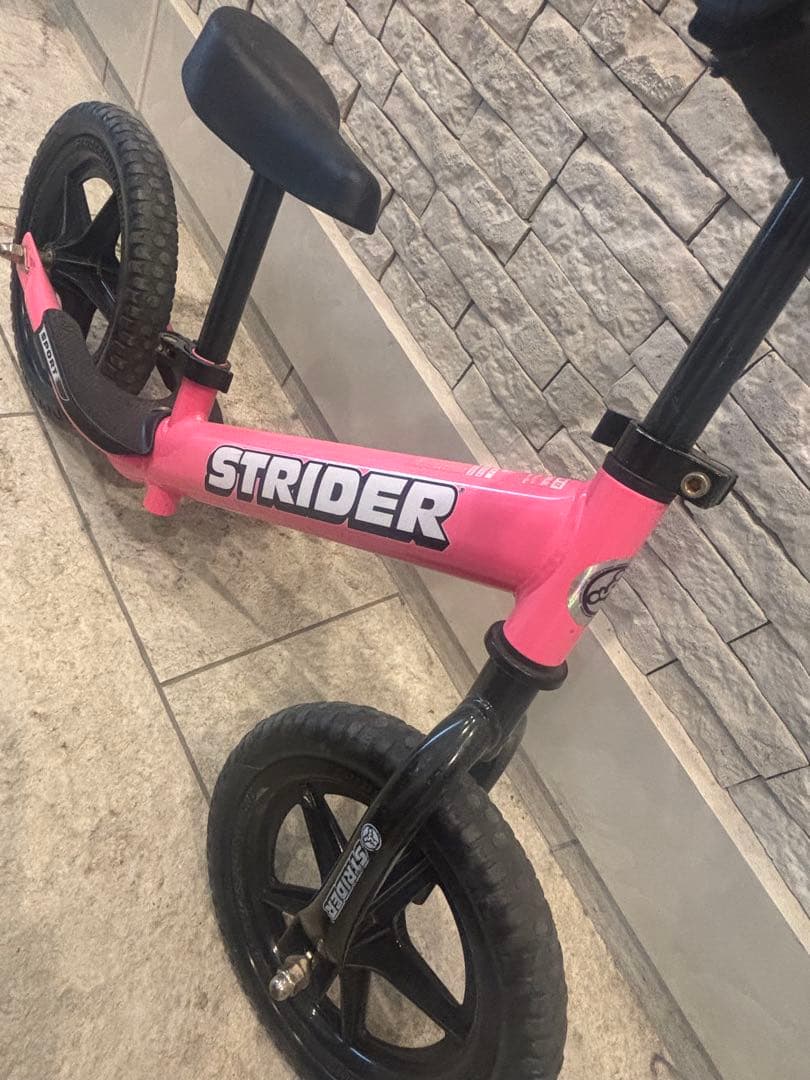 STRIDER ストライダー 12 スポーツ バランスバイク 屋内保管 ピンク