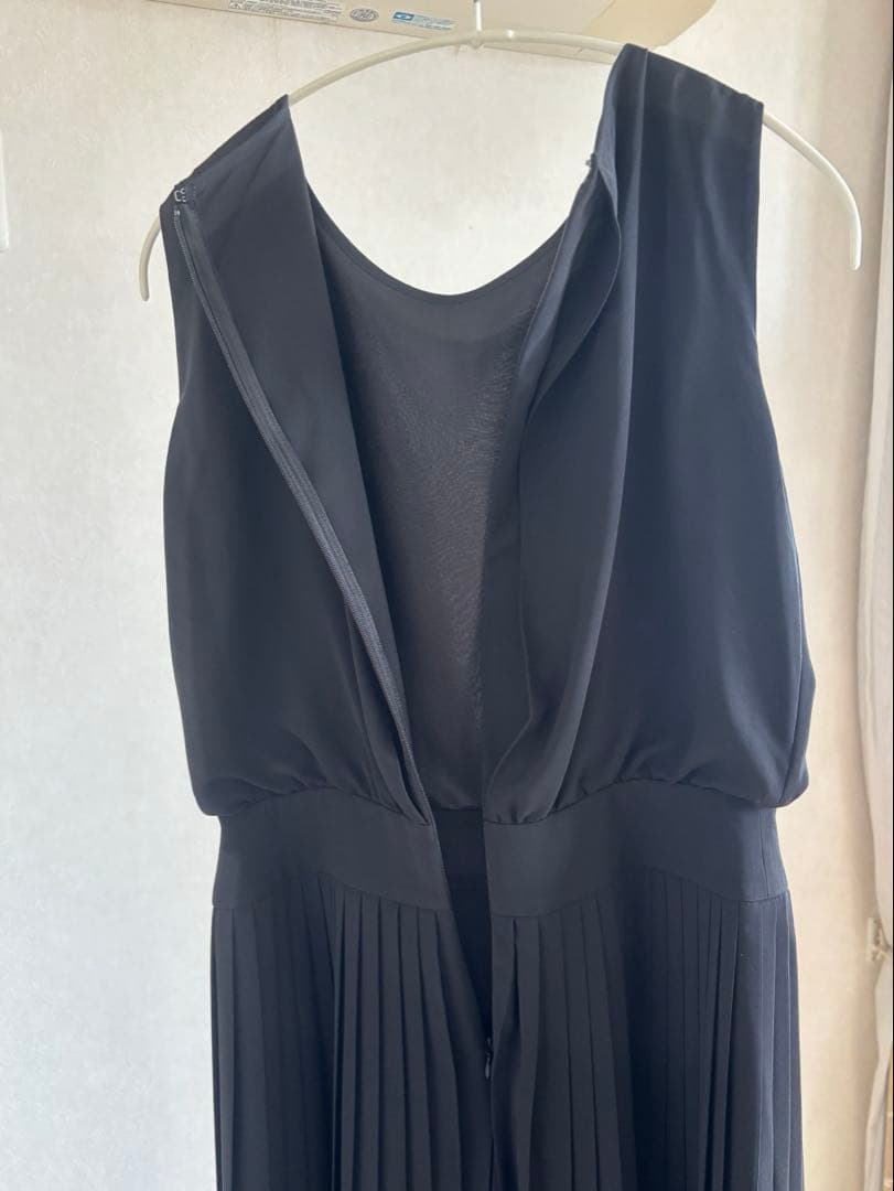 ANAYI（アナイ） 黒のノースリーブワンピース