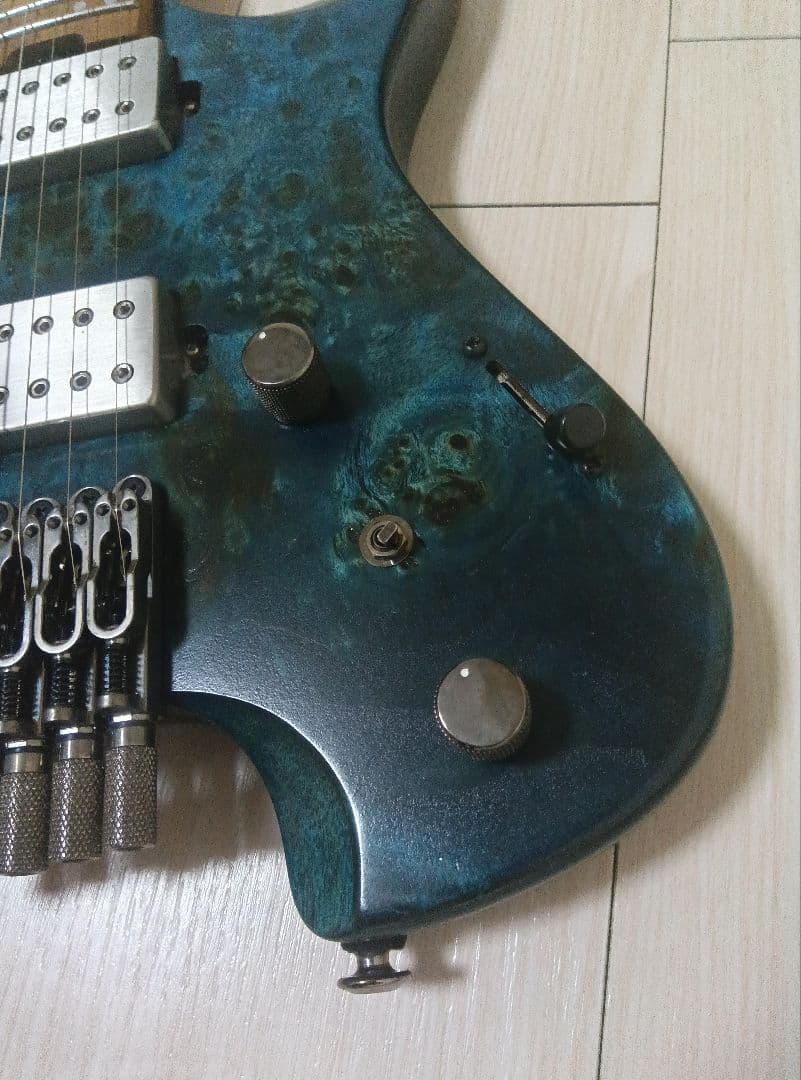 Ibanez Q52PB ヘッドレスギター