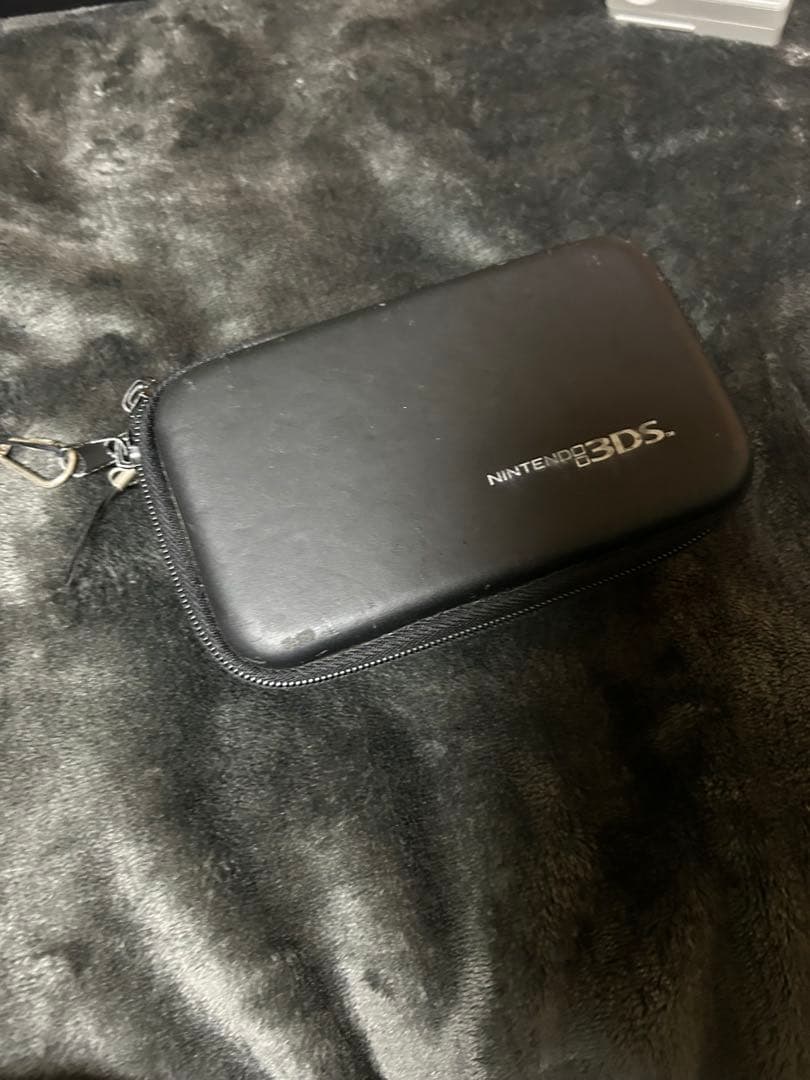 ニンテンドー3DSゲームソフト5個タッチペン、充電器、ARカード付き6枚ケース付