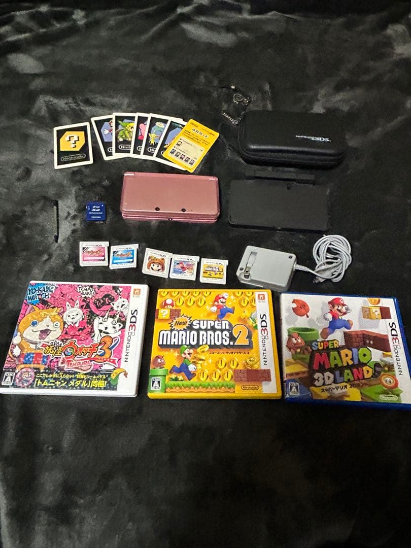 ニンテンドー3DSゲームソフト5個タッチペン、充電器、ARカード付き6枚ケース付