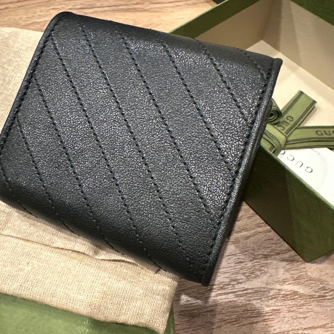 Gucci ブラック 二つ折り財布 キルティング