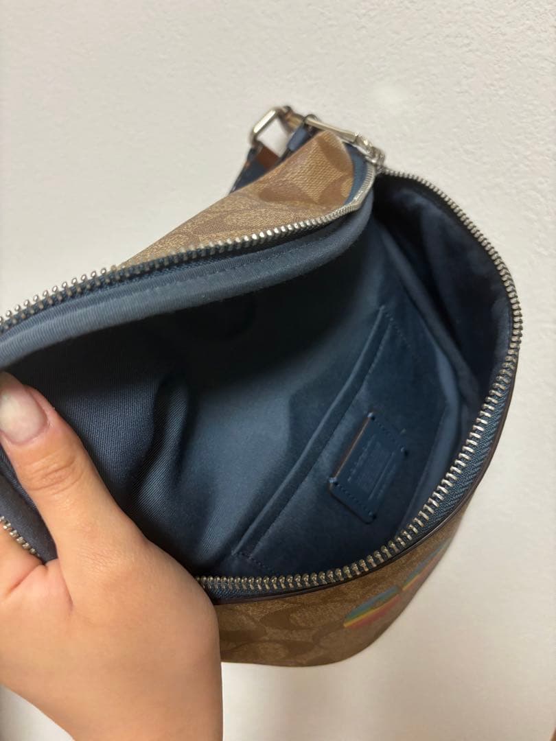 E*a様 【超美品】コーチ　ウェストバッグ