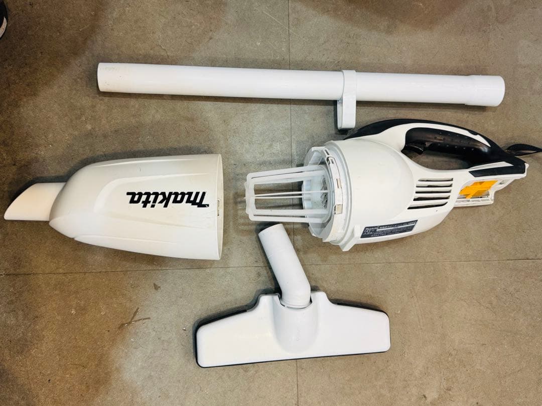 の*ん様 makitacl180fd充電式コードレス掃除機本体と付属品