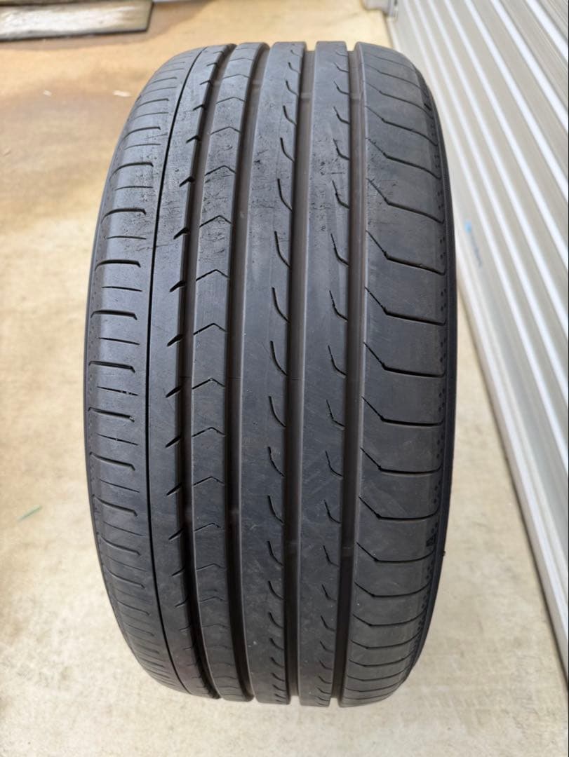 ヨコハマ　ブルーアース　245/40R20 99W 2022年式　バリ溝　一本