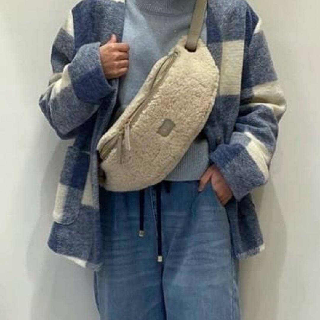 vin ファー素材 ボディバッグ　アンティカ・オシャレウォーカーなど好きな方にも