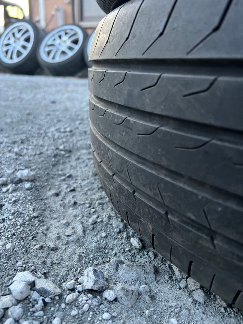 ヨコハマ　ブルーアース　rv03 215/65r16 22年製　バリ山