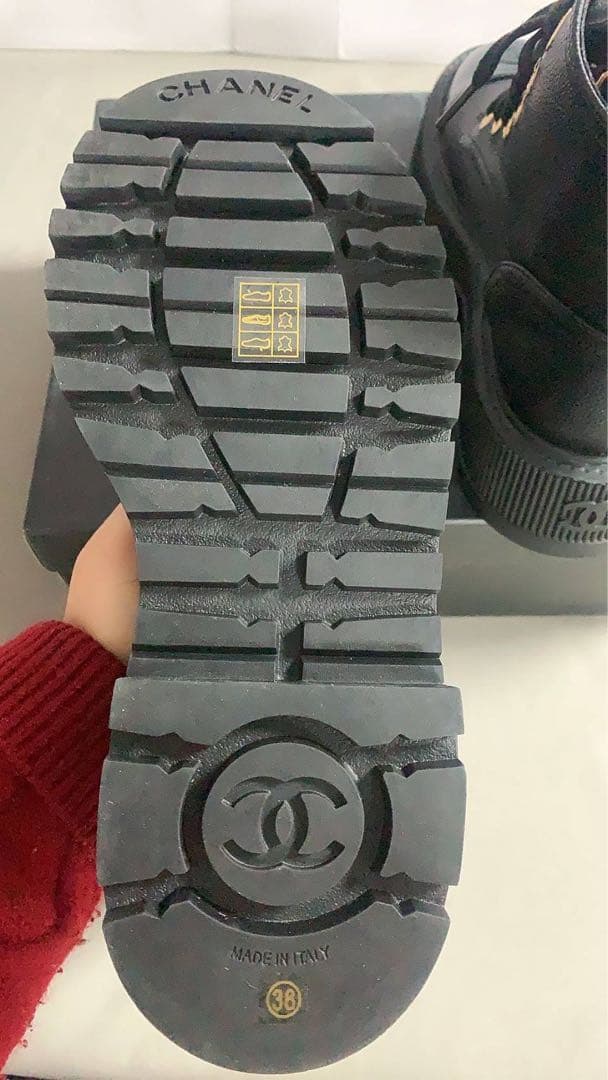CHANEL ブラック ハイカットブーツ
