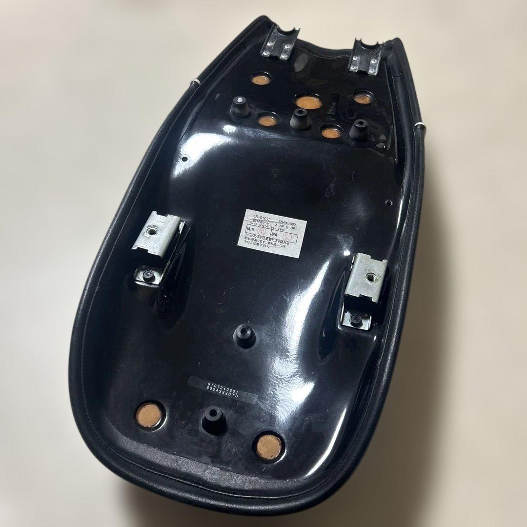 K&H SR400 段付きシート B パイピング白 S-1203BP マウント付