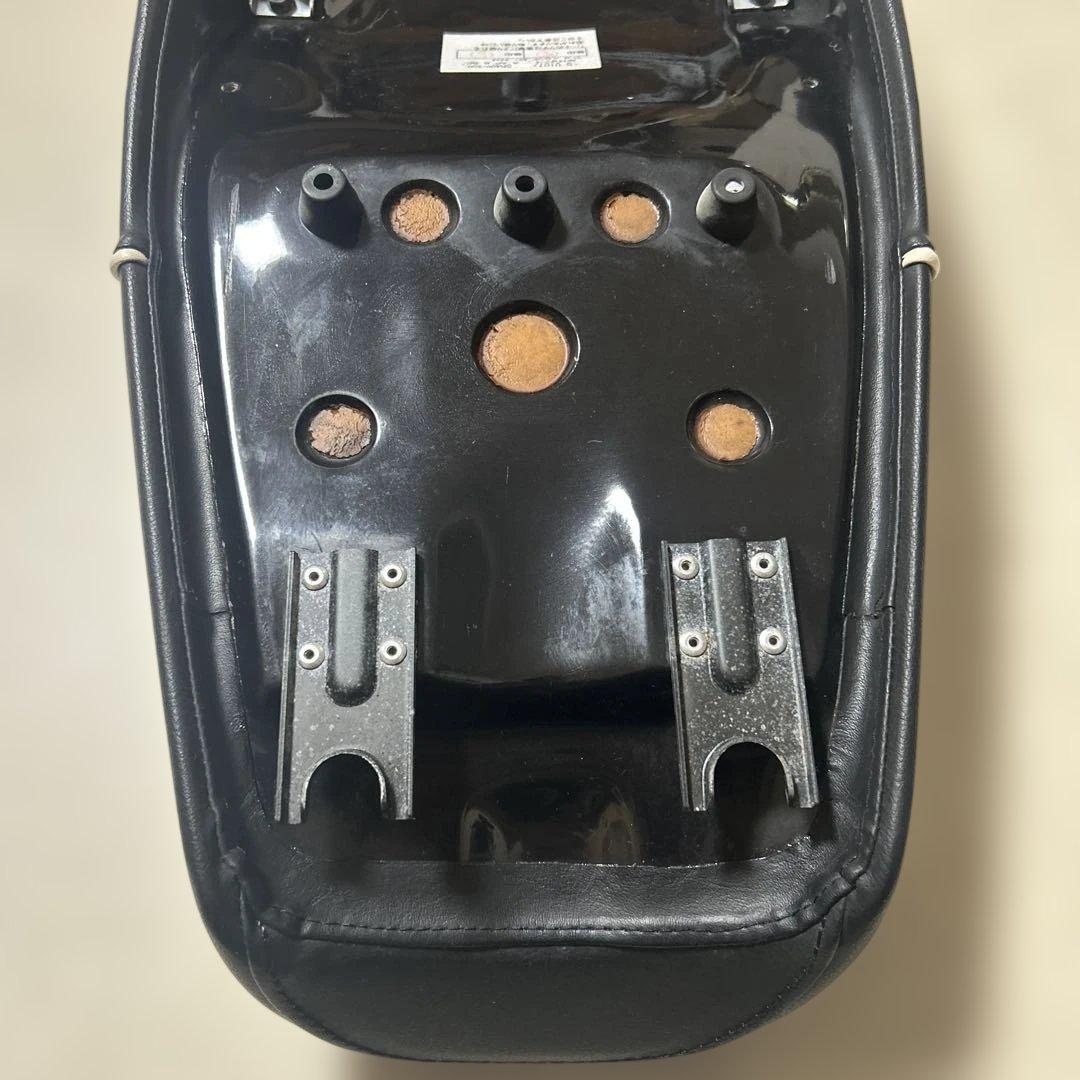 K&H SR400 段付きシート B パイピング白 S-1203BP マウント付