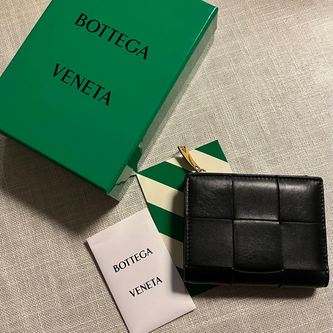 Bottega Veneta スモール カセット 二つ折りファスナーウォレット