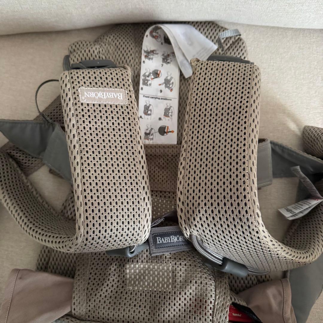 ベビービョルン　BABY CARRIER ONE KAI 抱っこ紐　グレージュ