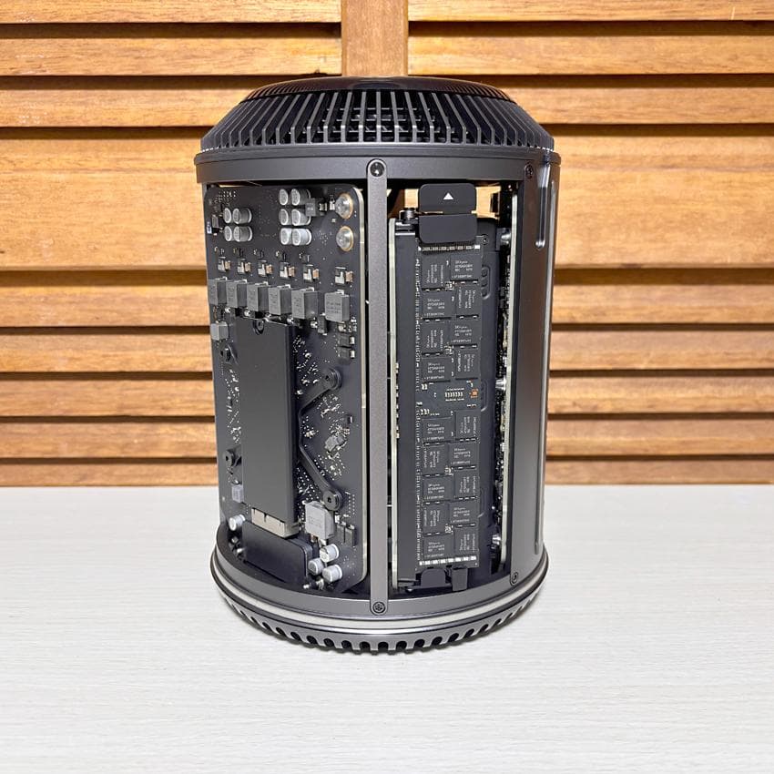 あらでぃん　Mac Pro(Late 2013)