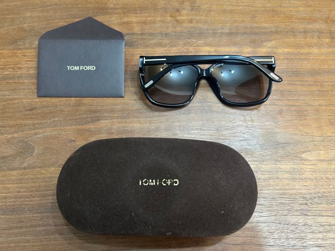 TOM FORD ブラック サングラス 黒