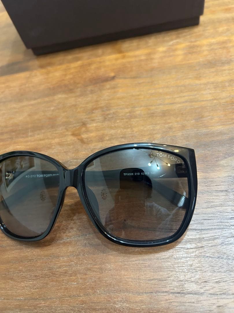 TOM FORD ブラック サングラス 黒