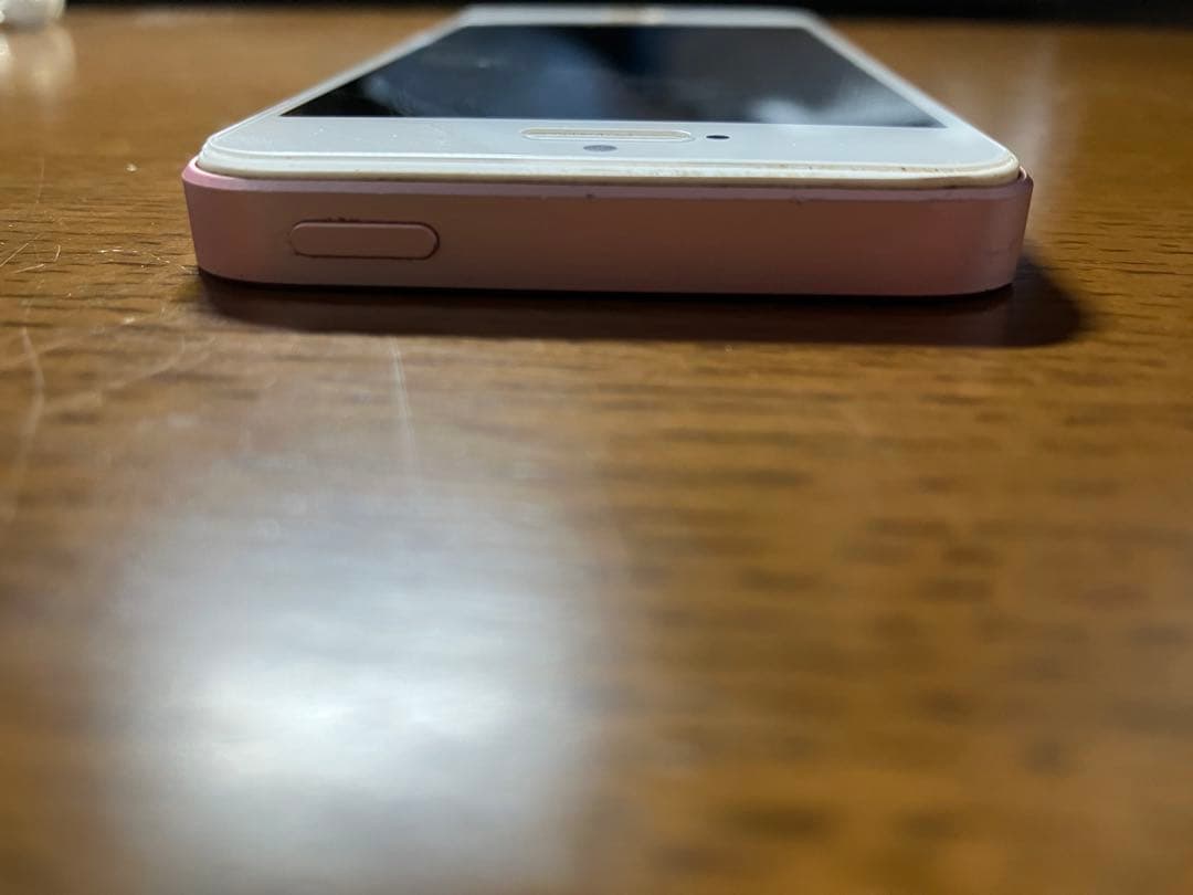 Apple iPhone SE (第一世代) SIM フリー　ローズゴールド