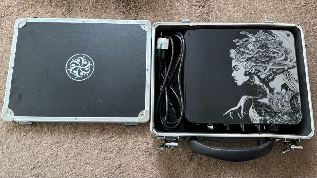 ベース Microtubes 900 limited edition Medusa