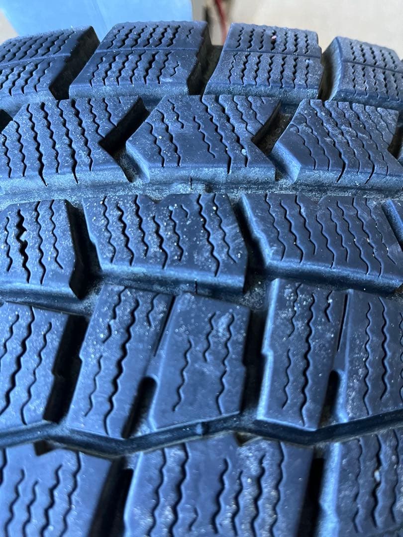① Oops　ヴェゼル　215/60R/16 ウィンターマックス02