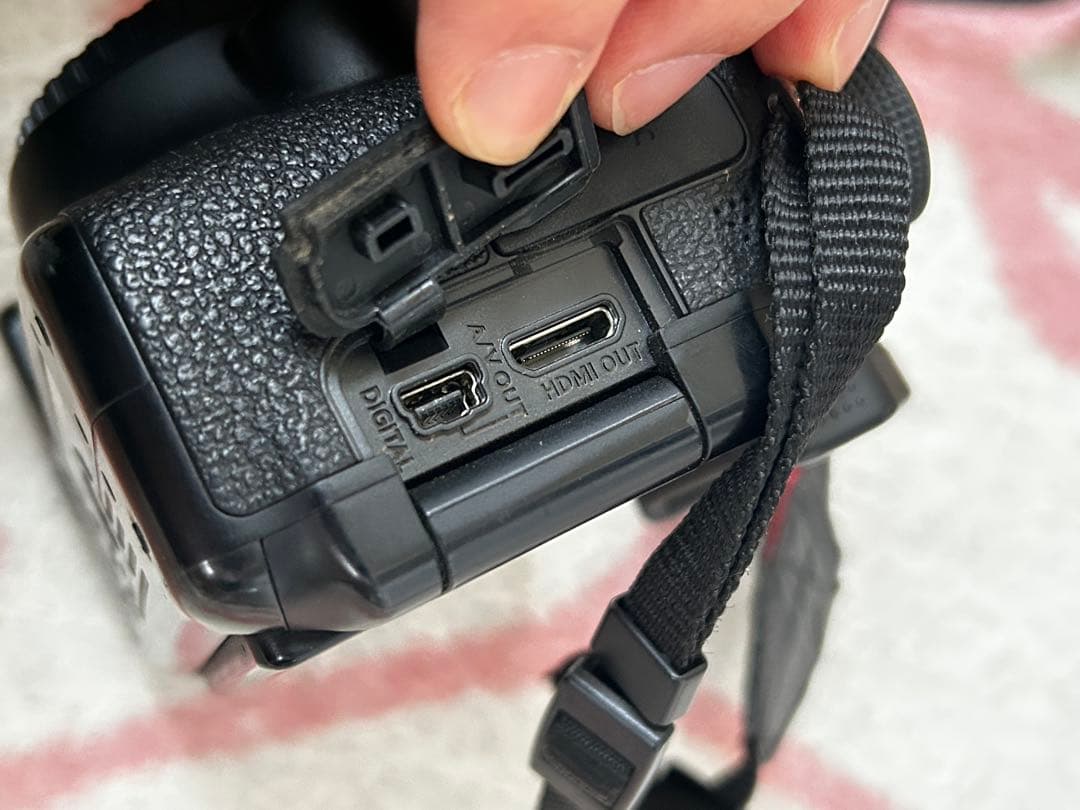 【バッグ付】Canon EOS 70D ボディ デジタル一眼レフ Wi-Fi内蔵