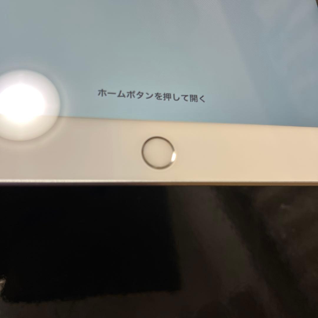 Apple iPad シルバー 本体　第6世代