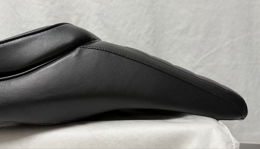 美品 ダイナ ローライダー 06~17 純正 シートパッド リーチシート