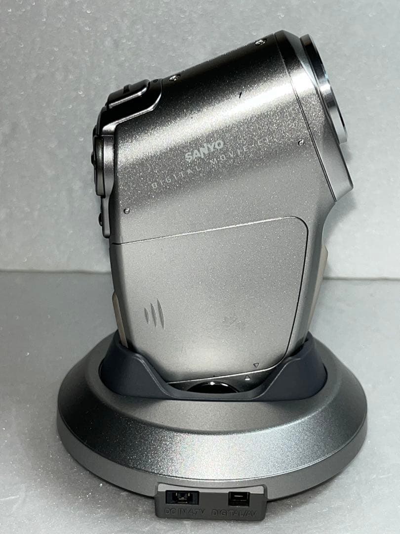 ☆美品☆SANYOデジタルムービーカメラXacti DMX-C1(S)人気稀少品