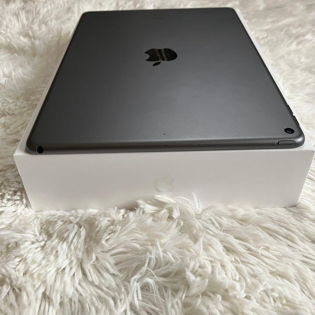 【完動品】iPad Air3 256GB 【すぐ発送】【付属品】