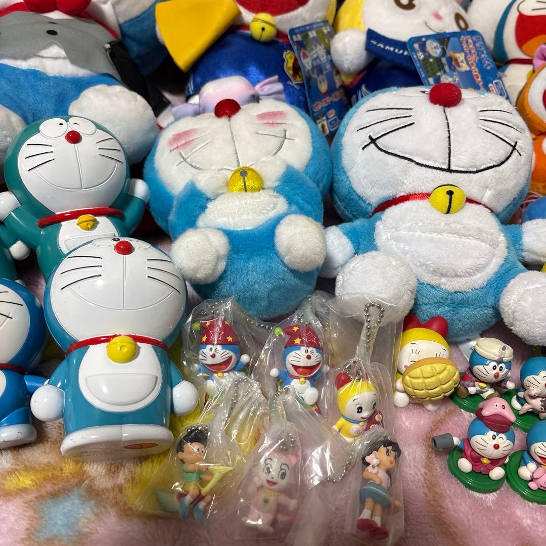 ドラえもん ぬいぐるみとフィギュア セット